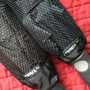 2 Totes ☂️ Umbrellas - Large Size